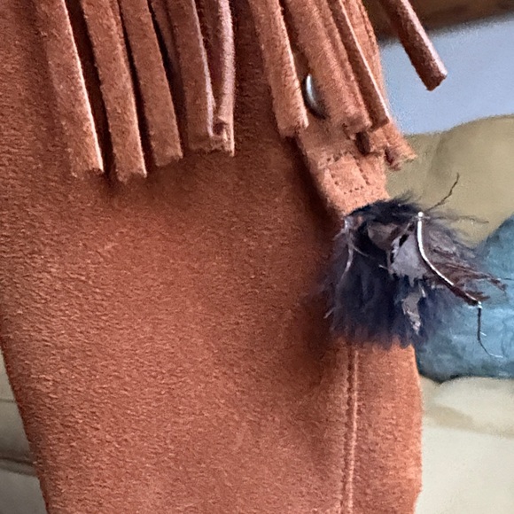 Minnetonka Brown Fringed Moccasin Boots - Picture 6 of 8